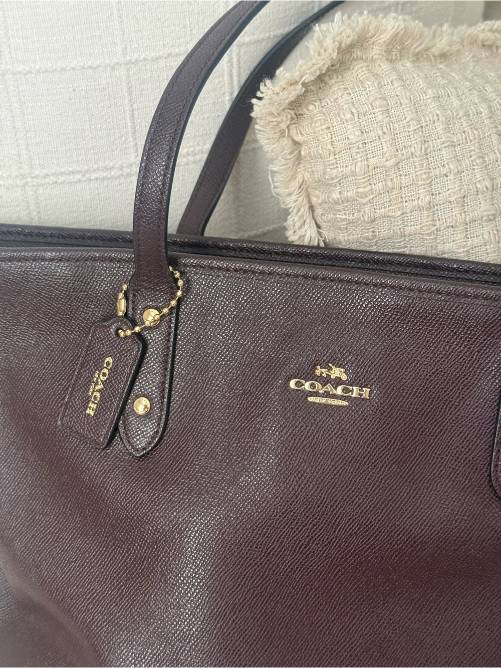COACH Women's Leather Tote Bag in Deep Burgundy - Picture 2 of 3